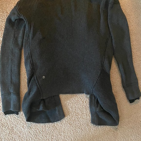 Lululemon Athletica Sweater, size 6 - Picture 2 of 3